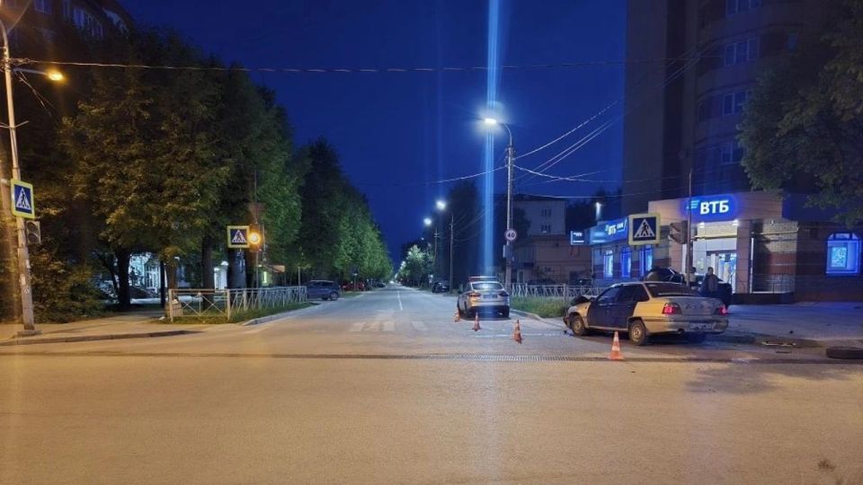 Ночью на одном из перекрёстков Йошкар-Олы разбились две машины