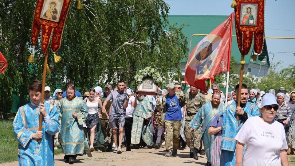 Епископ Волжский и Сернурский Феофан возглавил начало крестного хода