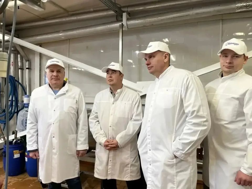 Сенатор РФ Сергей Мартынов отметил вклад марийских сыроделов в обеспечение продовольственной безопасности Сенатор РФ Сергей Мартынов отметил вклад марийских сыроделов в обеспечение продовольственной безопасности