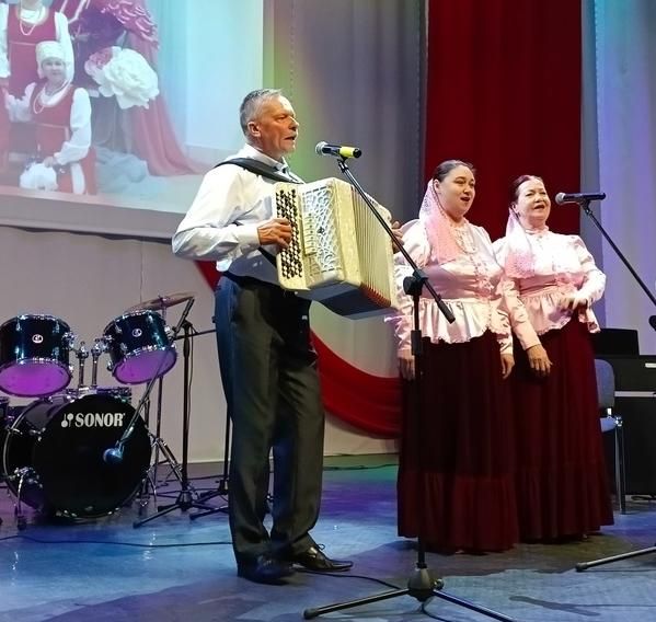 Президент России Владимир Путин наградил преподавателя из Марий Эл Евгения Шеина почетным званием «Заслуженный работник культуры России»