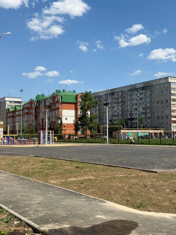 Продолжается благоустройство общественной территории по улице Воинов-Интернационалистов, от дома № 26а до бульвара Ураева, 9а Продолжается благоустройство общественной территории по улице Воинов-Интернационалистов, от дома № 26а до бульвара Ураева, 9а