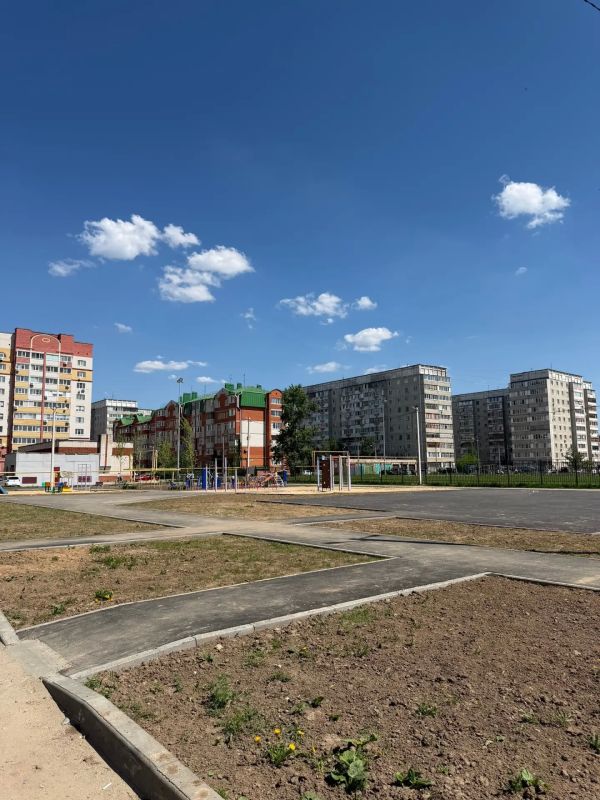 Продолжается благоустройство общественной территории по улице Воинов-Интернационалистов, от дома № 26а до бульвара Ураева, 9а Продолжается благоустройство общественной территории по улице Воинов-Интернационалистов, от дома № 26а до бульвара Ураева, 9а