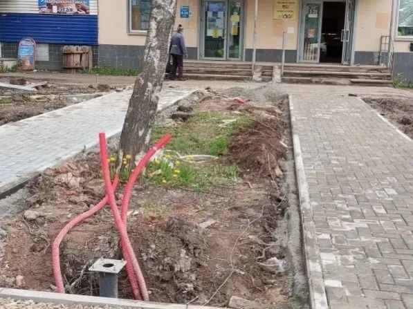 Пешеходная зона по нечётной стороне ул. Строителей от дома 3 до ул. Прохорова обретает новые очертания Пешеходная зона по нечётной стороне ул. Строителей от дома 3 до ул. Прохорова обретает новые очертания