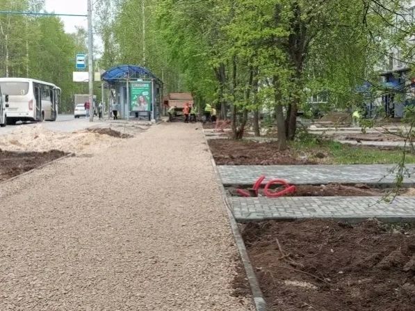 Пешеходная зона по нечётной стороне ул. Строителей от дома 3 до ул. Прохорова обретает новые очертания Пешеходная зона по нечётной стороне ул. Строителей от дома 3 до ул. Прохорова обретает новые очертания