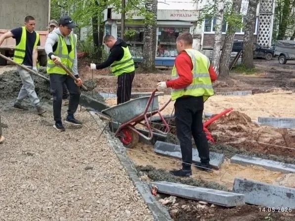 Пешеходная зона по нечётной стороне ул. Строителей от дома 3 до ул. Прохорова обретает новые очертания Пешеходная зона по нечётной стороне ул. Строителей от дома 3 до ул. Прохорова обретает новые очертания
