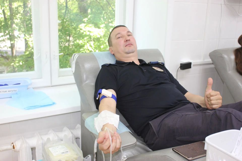 Сотрудники правоохранительных органов Марий Эл внесли свой вклад в пополнение запасов донорской крови в республике Сотрудники правоохранительных органов Марий Эл внесли свой вклад в пополнение запасов донорской крови в республике