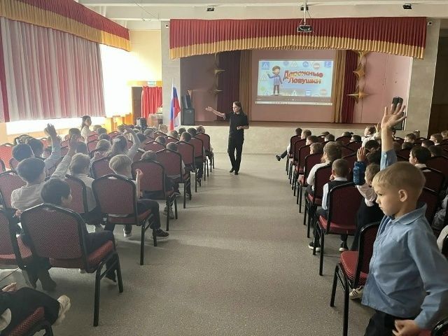 В преддверии летних каникул в столице республике автоинспекторы проводят мероприятия по повышению дорожной культуры школьников В преддверии летних каникул в столице республике автоинспекторы проводят мероприятия по повышению дорожной культуры школьников