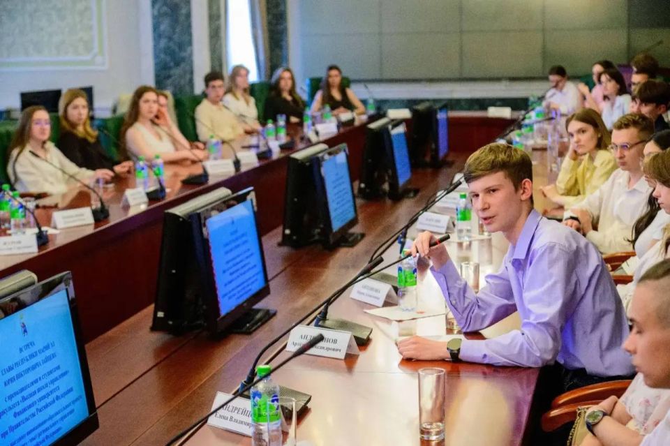 Глава Марий Эл рассказал студентам Финансового университета при Правительстве РФ о достижениях и планах по социально-экономическому развитию республики Глава Марий Эл рассказал студентам Финансового университета при Правительстве РФ о достижениях и планах по социально-экономическому развитию республики