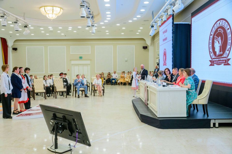 Марий Эл стала 45-м регионом России, вошедшим в легендарное интеллектуальное движение «Умницы и умники» Марий Эл стала 45-м регионом России, вошедшим в легендарное интеллектуальное движение «Умницы и умники»