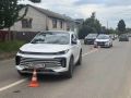 В Волжске на улице Прохорова водитель Exeed сбил 10-летнюю девочку, которая переходила дорогу и создала помеху для авто