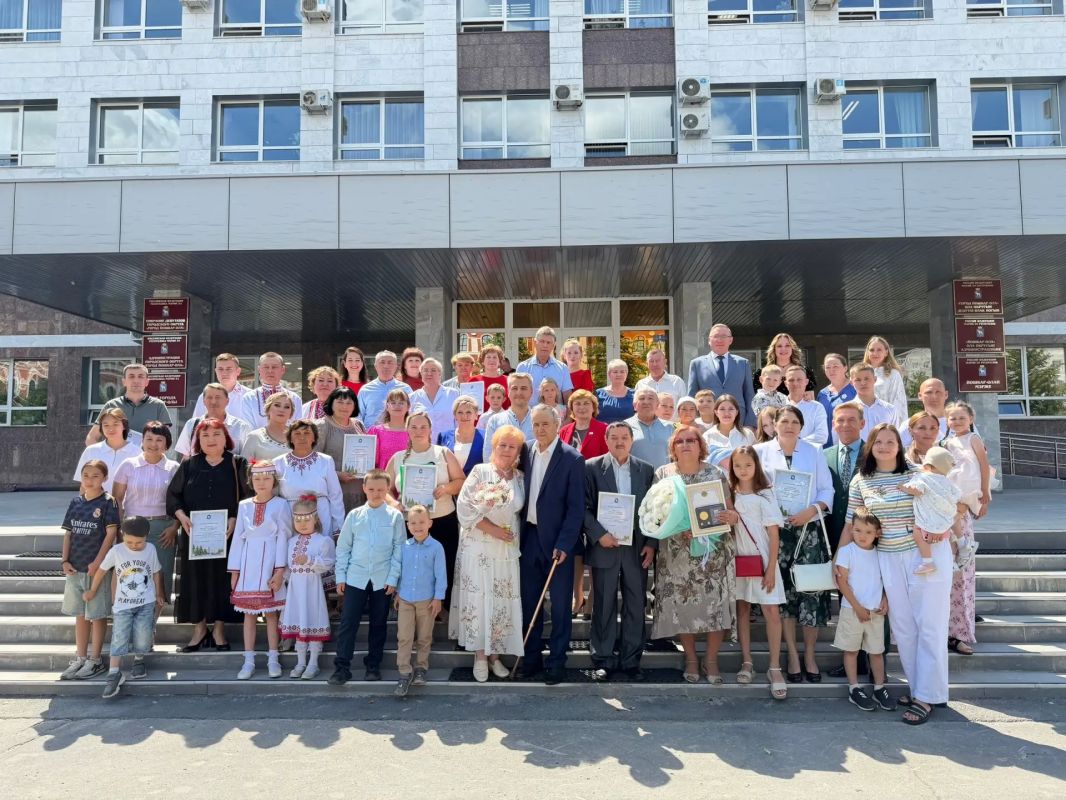 В Йошкар-Оле чествовали лучшие семьи города! В Йошкар-Оле чествовали лучшие семьи города!