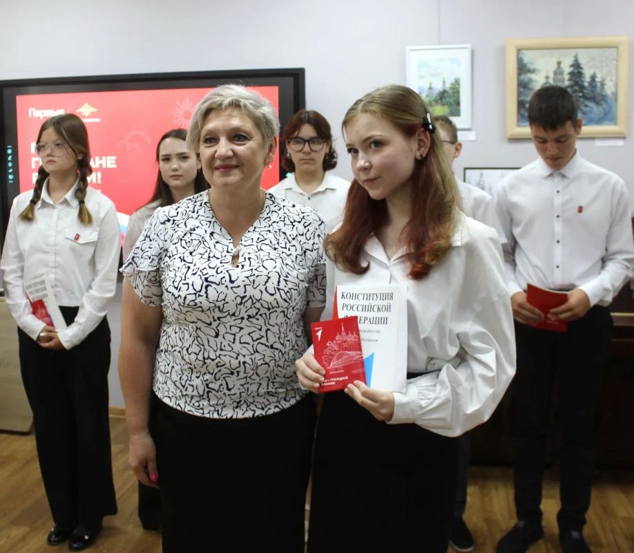В Республике Марий Эл состоялось торжественное вручение паспортов Российской Федерации в рамках акции «Мы – граждане России» В Республике Марий Эл состоялось торжественное вручение паспортов Российской Федерации в рамках акции «Мы – граждане России»