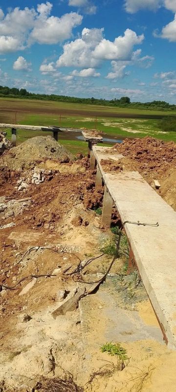 На реке Толмань у деревни Малая Шимшурга Новоторъяльского округа Марий Эл ведется аварийно-восстановительная работа на гидротехническом сооружении На реке Толмань у деревни Малая Шимшурга Новоторъяльского округа Марий Эл ведется аварийно-восстановительная работа на гидротехническом сооружении