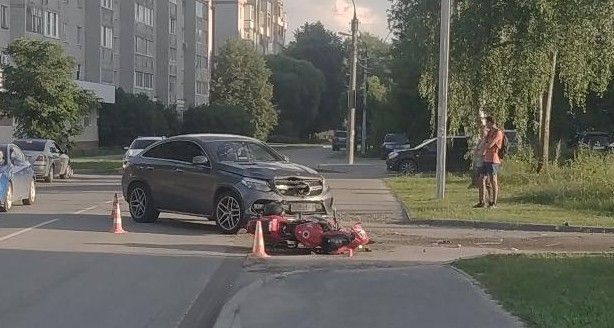 В Волжске сотрудники Госавтоинспекции рассказывают о причинах ДТП будущим водителям В Волжске сотрудники Госавтоинспекции рассказывают о причинах ДТП будущим водителям