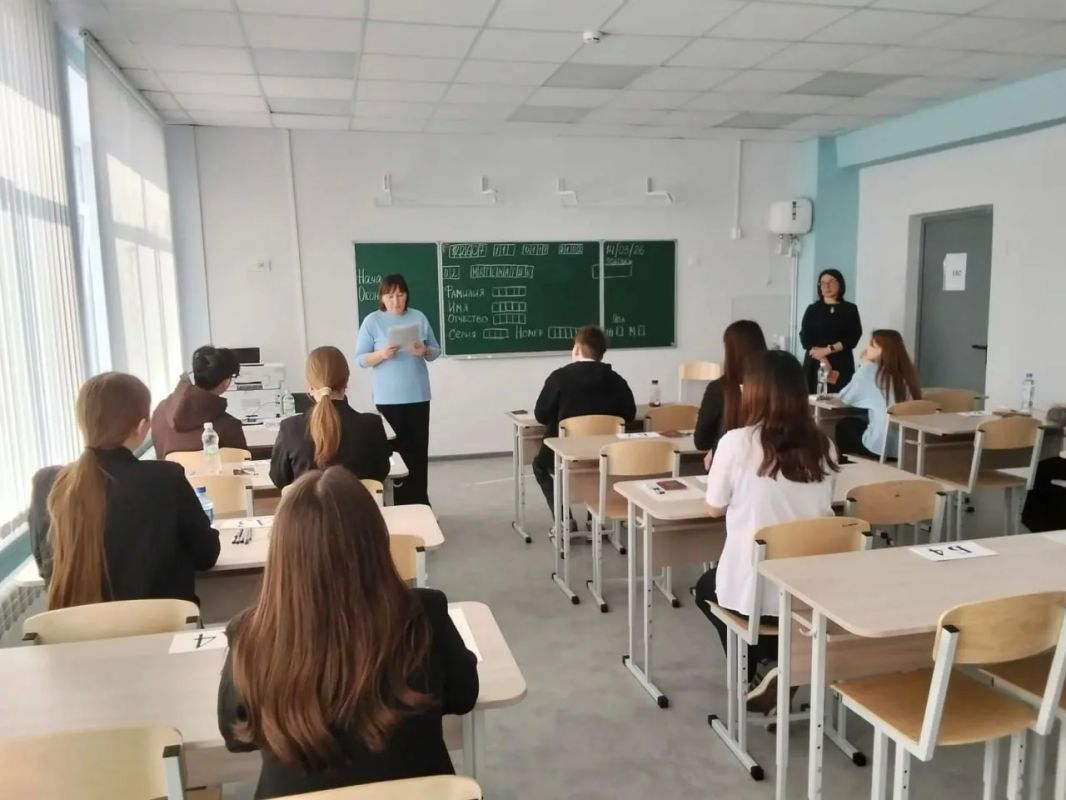 419 выпускников улучшили свои результаты после пересдачи ЕГЭ