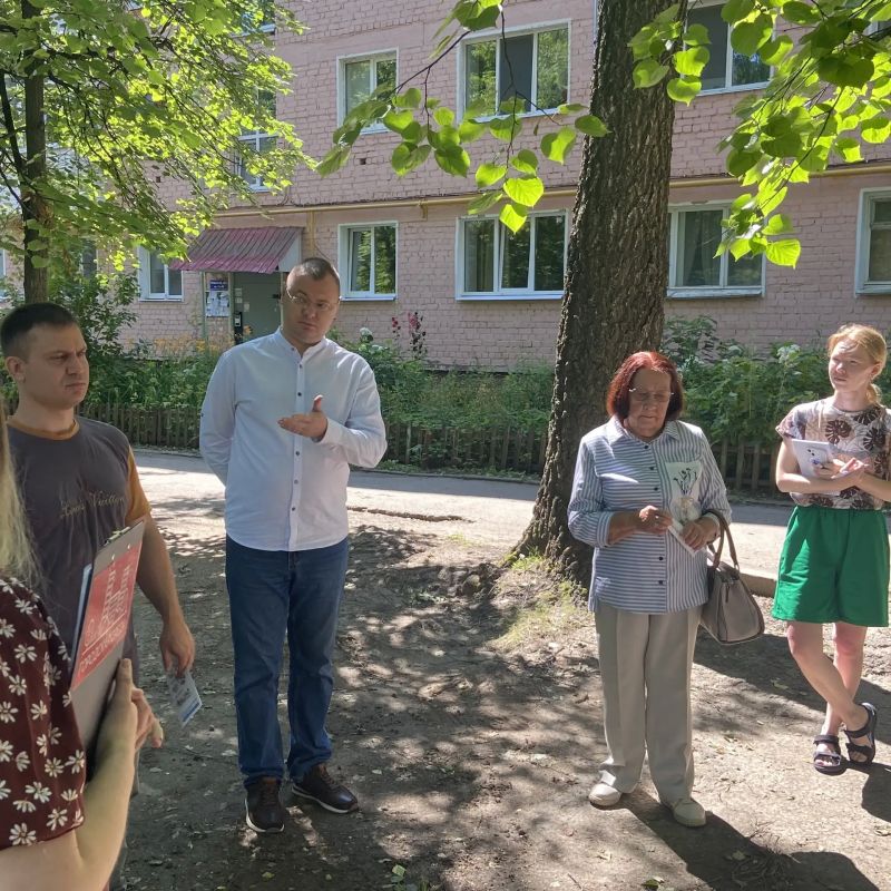 Продолжаются встречи с активными горожанами, желающими принять участие в проекте Главы Марий Эл «Инициативы жителей» Продолжаются встречи с активными горожанами, желающими принять участие в проекте Главы Марий Эл «Инициативы жителей»