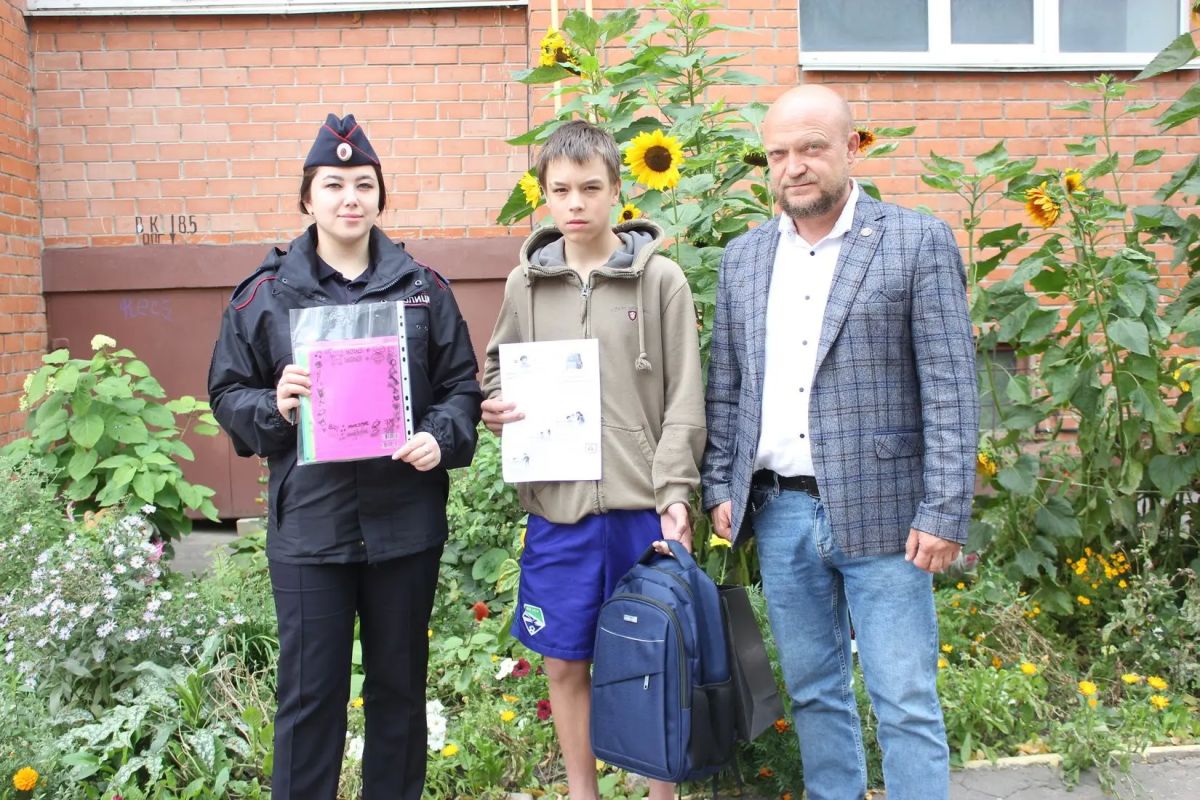 В Республике Марий Эл полицейские и общественники поддержали Всероссийскую акцию «Помоги пойти учиться» В Республике Марий Эл полицейские и общественники поддержали Всероссийскую акцию «Помоги пойти учиться»