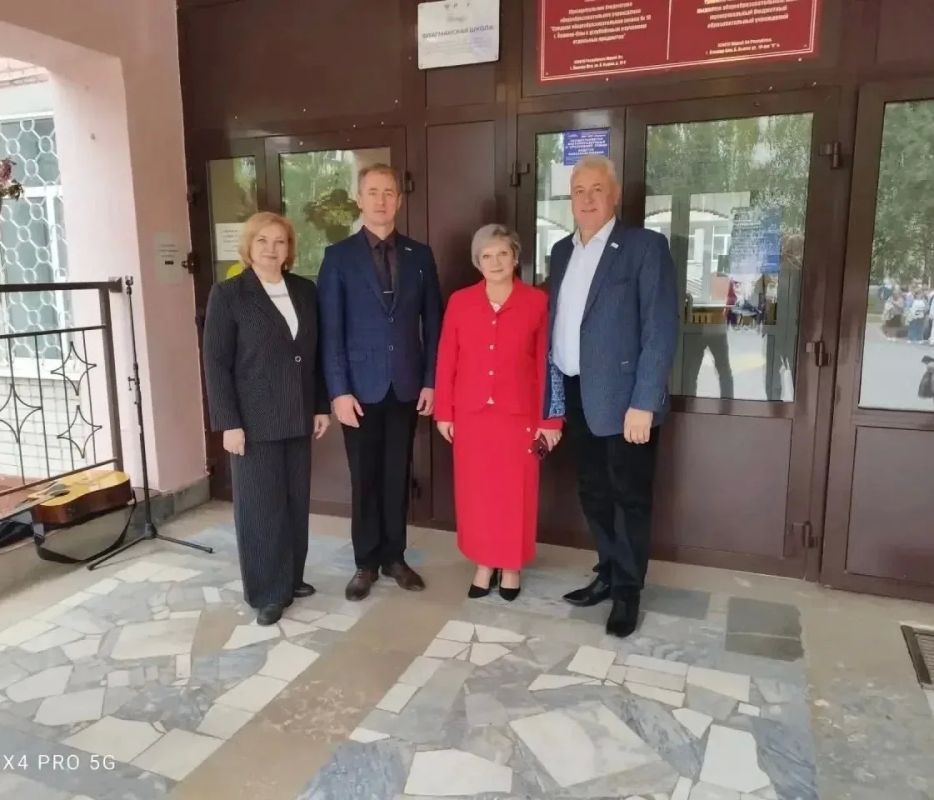 Депутаты Госсобрания приняли участие в мероприятиях, посвященных Дню знаний Депутаты Госсобрания приняли участие в мероприятиях, посвященных Дню знаний