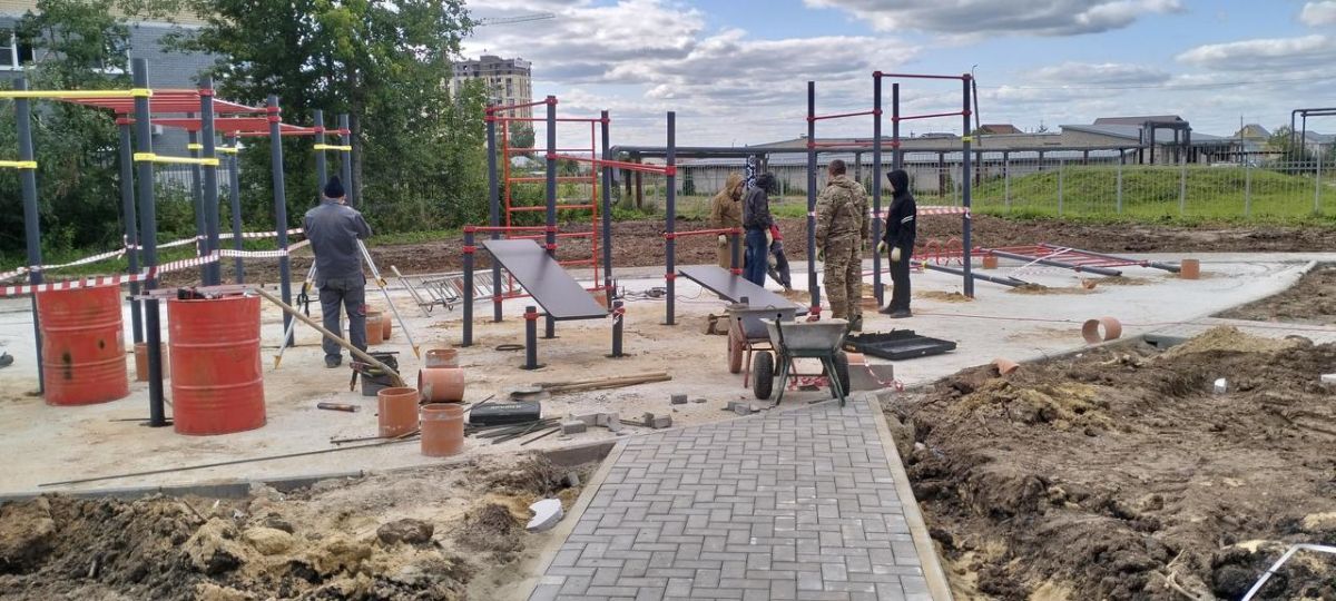 В Семеновке завершается благоустройство сквера В Семеновке завершается благоустройство сквера