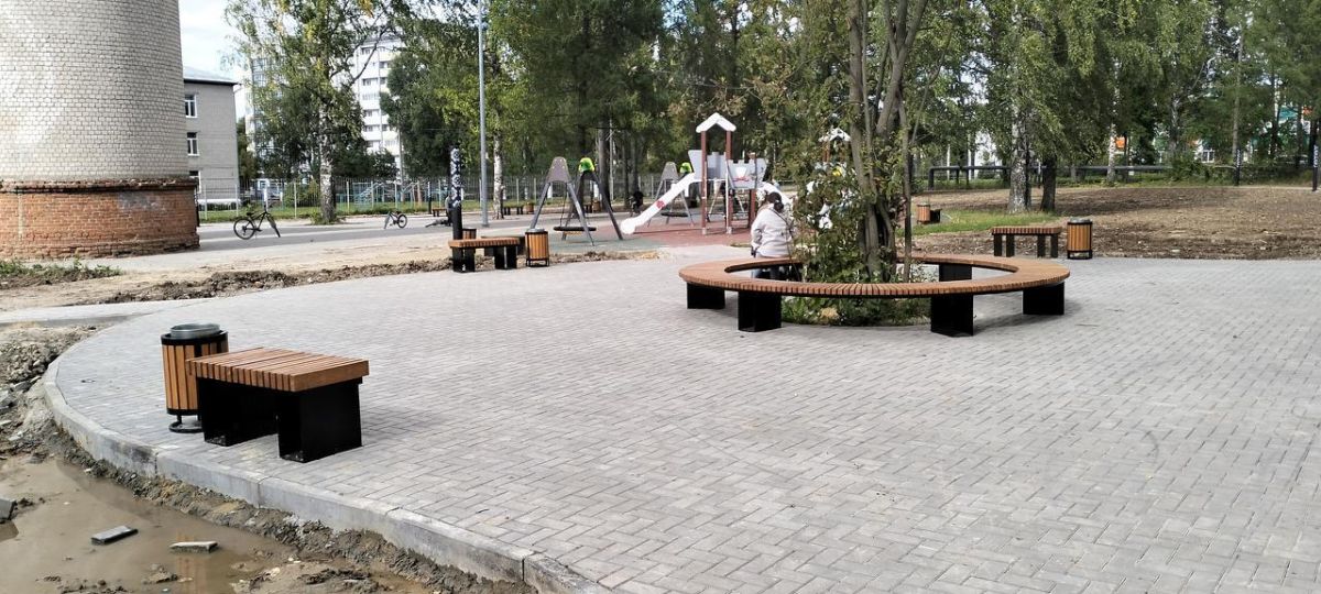 В Семеновке завершается благоустройство сквера В Семеновке завершается благоустройство сквера