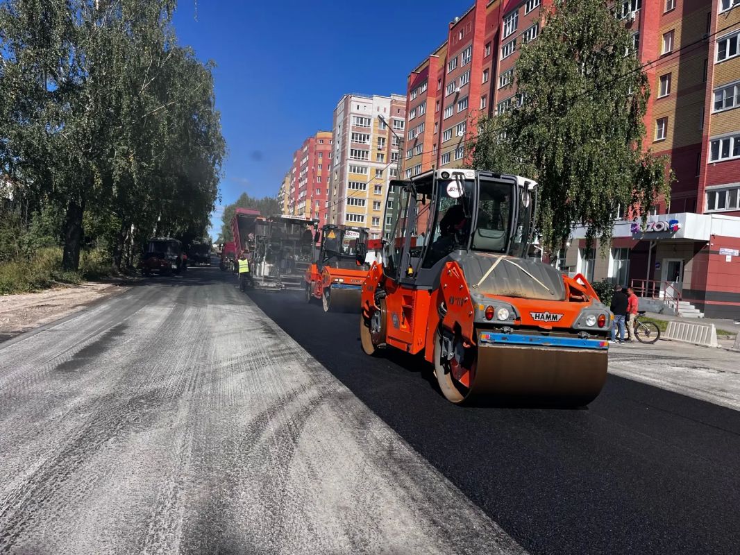 В Йошкар-Оле проводится ремонт дорожного покрытия на улице Западной В Йошкар-Оле проводится ремонт дорожного покрытия на улице Западной