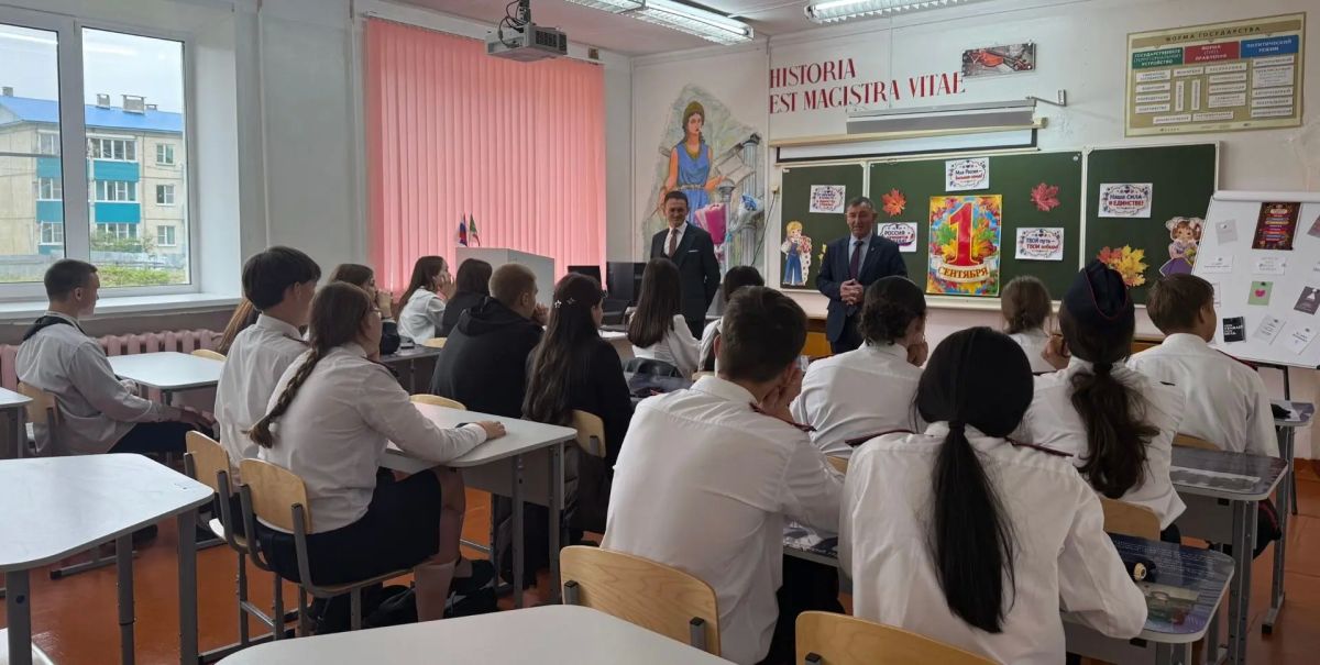 В Республике Марий Эл правоохранители и общественники проводят «Разговоры о важном» со школьниками В Республике Марий Эл правоохранители и общественники проводят «Разговоры о важном» со школьниками