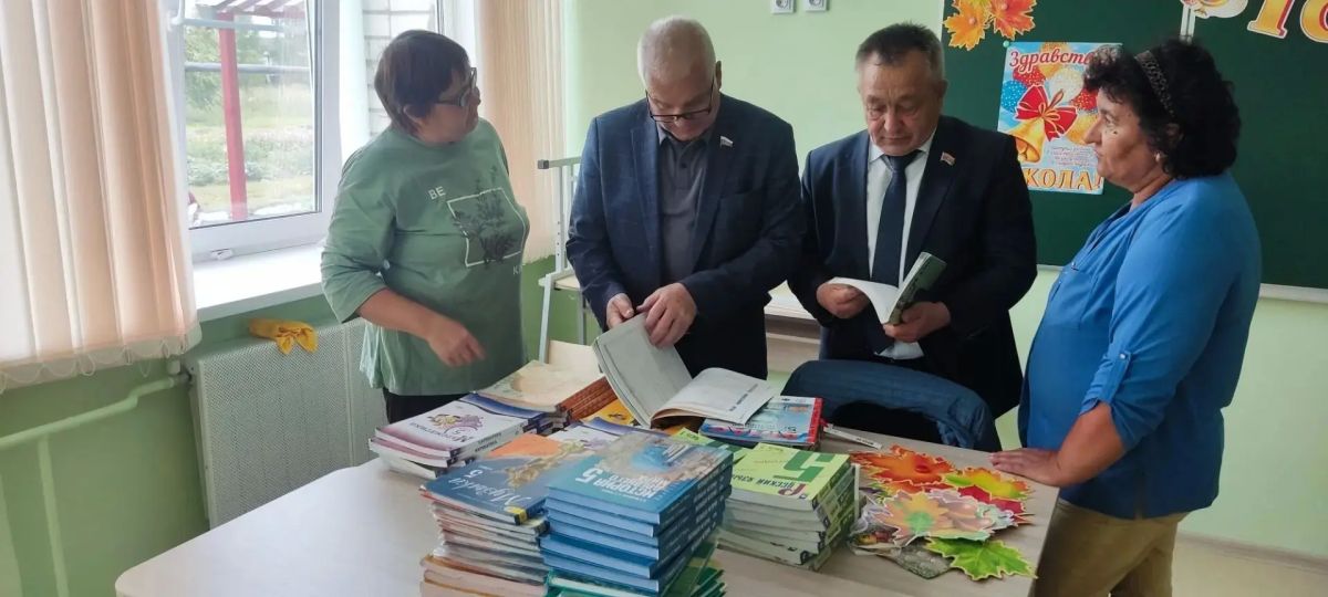 Сенатор от Марий Эл Сергей Мартынов принял участие в торжествах Дня знаний в регионе Сенатор от Марий Эл Сергей Мартынов принял участие в торжествах Дня знаний в регионе