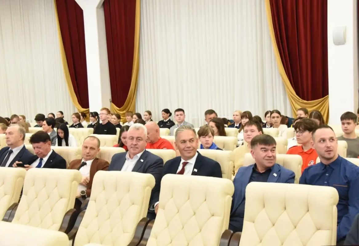 Активисты «Бессмертного полка» удостоены наград Государственного Собрания Республики Марий Эл Активисты «Бессмертного полка» удостоены наград Государственного Собрания Республики Марий Эл