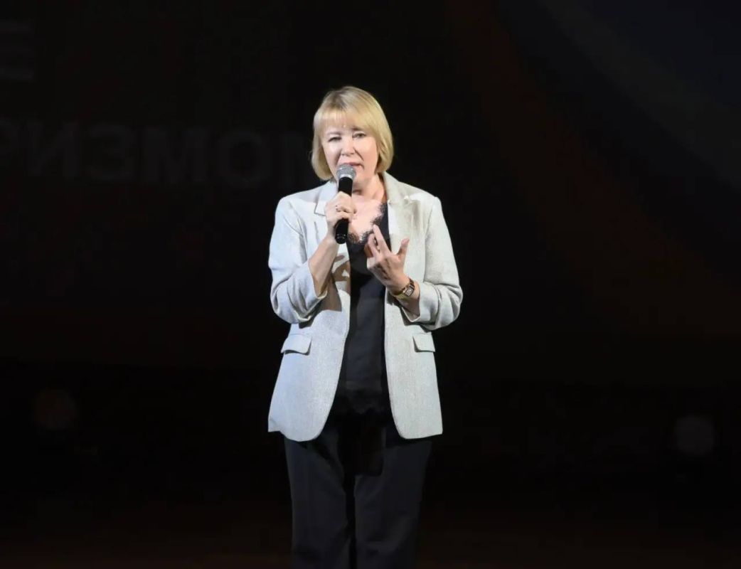 Лариса Яковлева приняла участие в концерте-реквиеме «Эхо трагических дней» в Йошкар-Оле Лариса Яковлева приняла участие в концерте-реквиеме «Эхо трагических дней» в Йошкар-Оле
