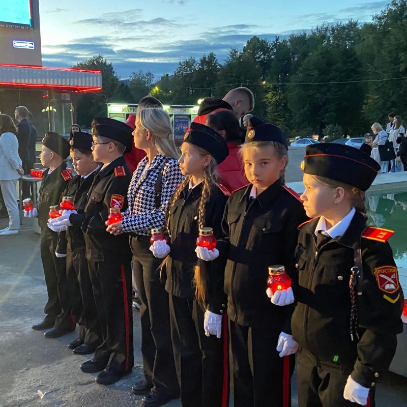 В память о жертвах теракта в Беслане в Йошкар-Оле зажгли свечи В память о жертвах теракта в Беслане в Йошкар-Оле зажгли свечи