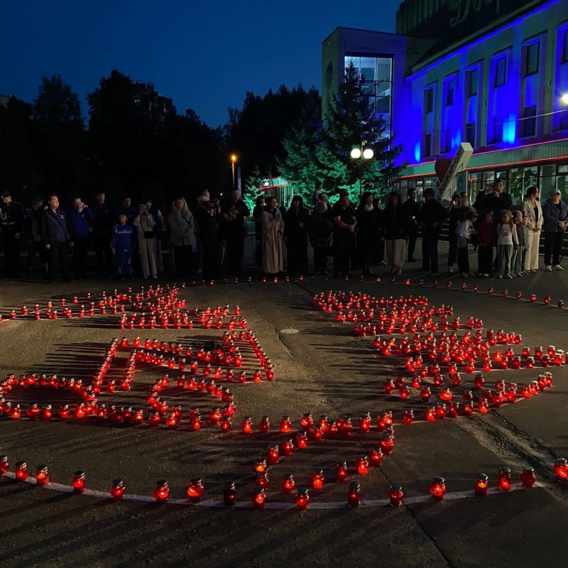 В память о жертвах теракта в Беслане в Йошкар-Оле зажгли свечи В память о жертвах теракта в Беслане в Йошкар-Оле зажгли свечи