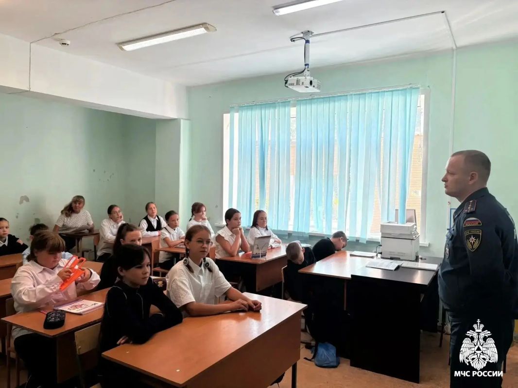 Начался новый учебный год, пришло время напомнить ребятам основные правила пожарной безопасности, подзабытые вовремя длинных летних каникул Начался новый учебный год, пришло время напомнить ребятам основные правила пожарной безопасности, подзабытые вовремя длинных летних каникул