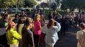 Жители Волжска навели порядок между школой №4 и детской поликлиникой