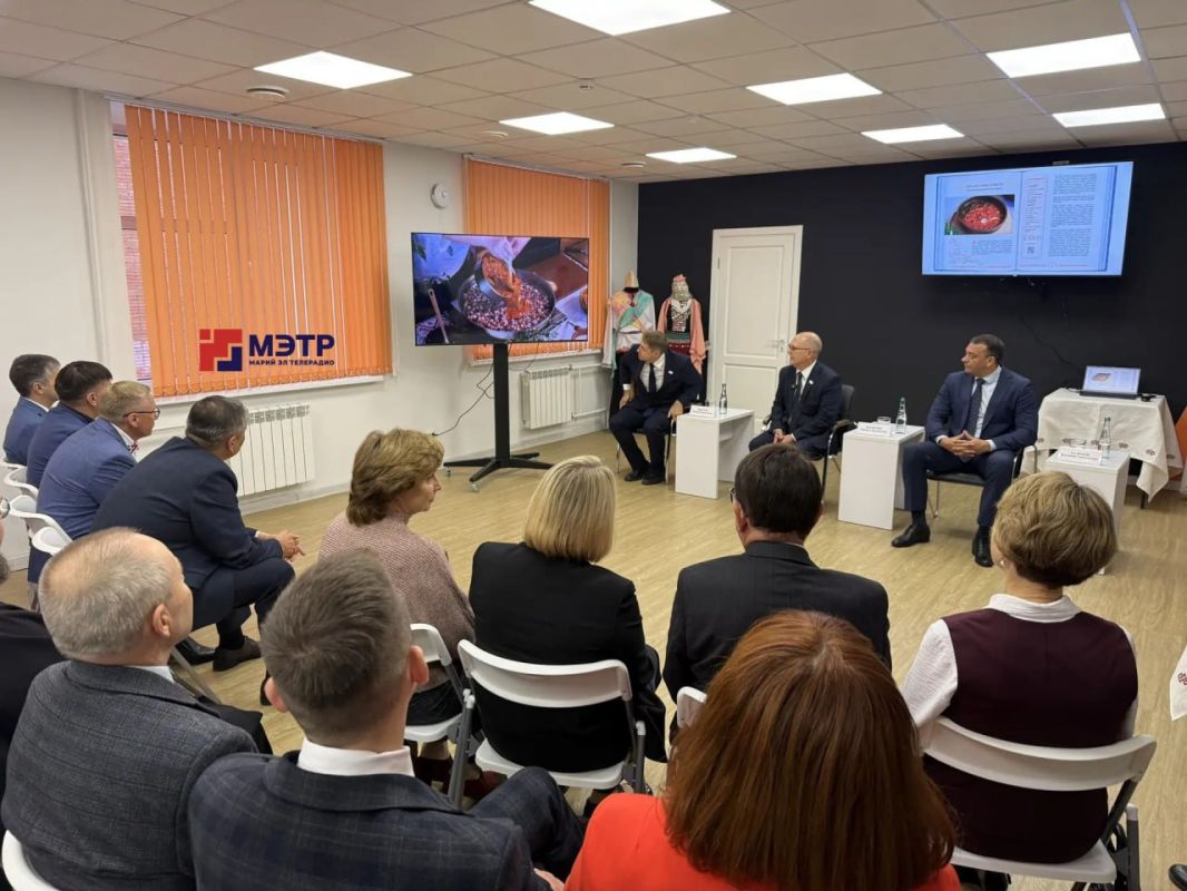 В МарГУ презентовали «Гастрономический код Марийского края» В МарГУ презентовали «Гастрономический код Марийского края»