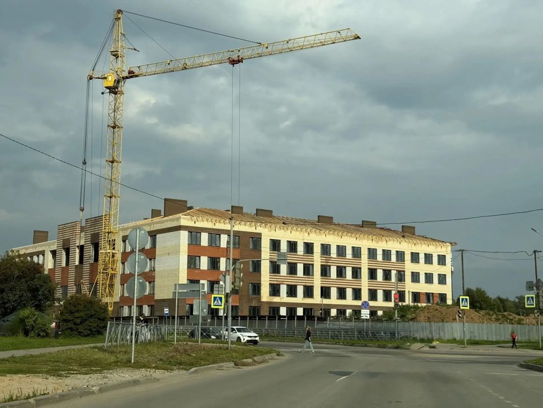 От беговой дорожки до амфитеатра: половина пути к новой школе в микрорайоне 9А пройдено От беговой дорожки до амфитеатра: половина пути к новой школе в микрорайоне 9А пройдено