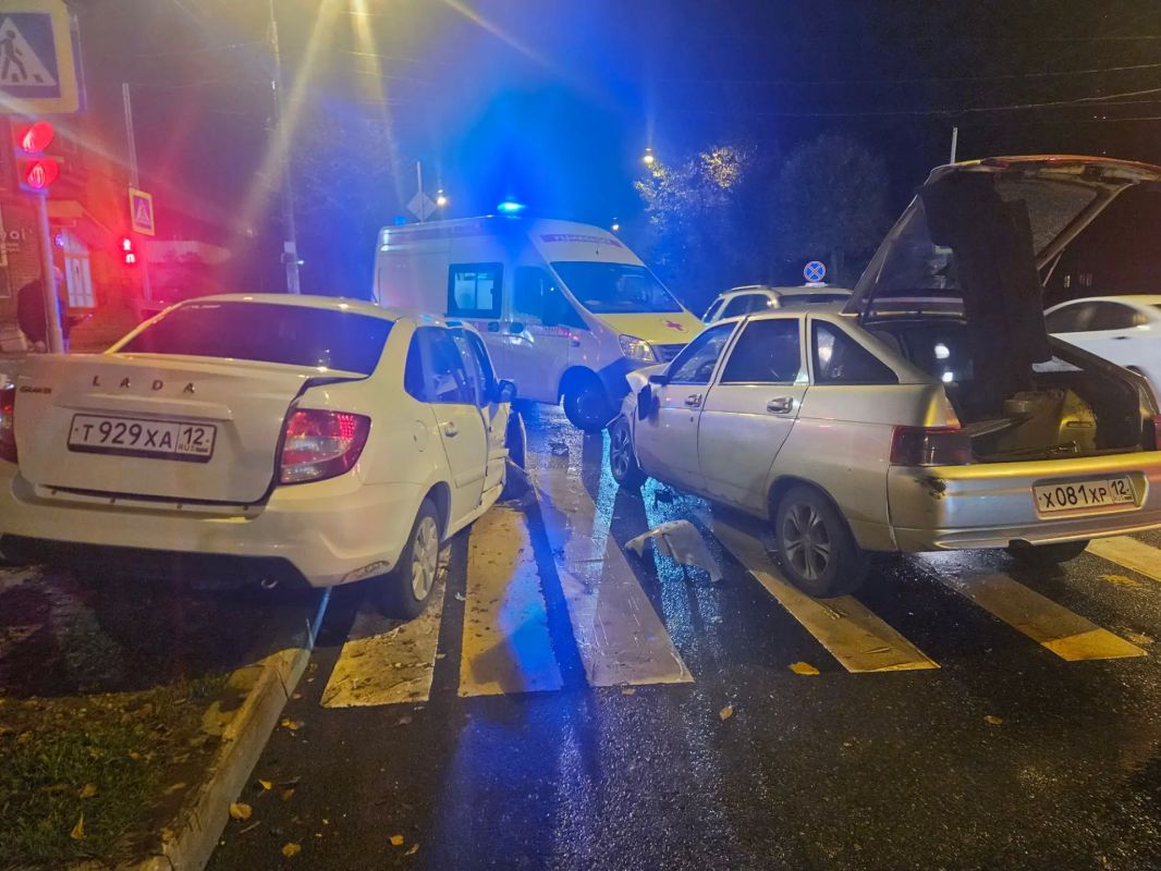 Устанавливаются обстоятельства ДТП в г. Йошкар-Оле Устанавливаются обстоятельства ДТП в г. Йошкар-Оле
