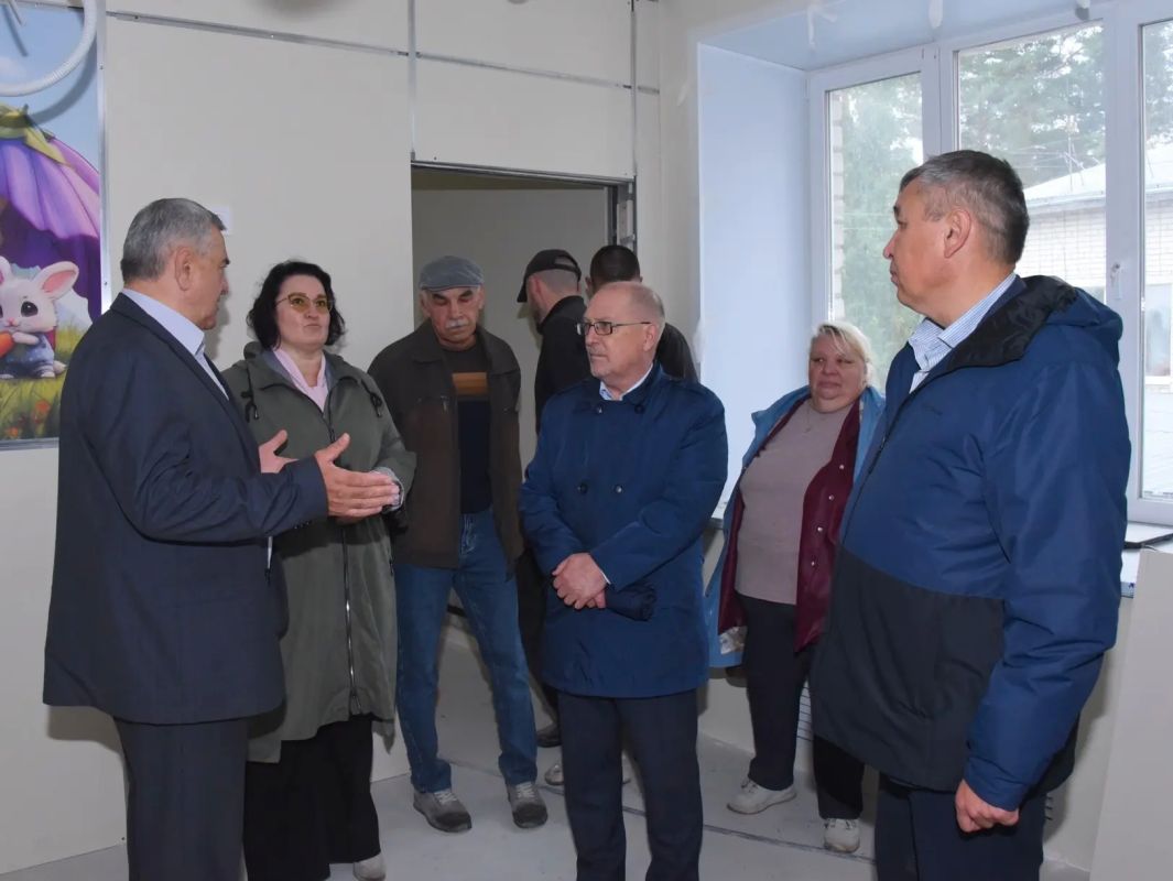 В ходе рабочей поездки в Юринский район Председатель Государственного Собрания Михаил Васютин посетил образовательные учреждения Юринского района, где завершаются масштабные работы по капитальному ремонту В ходе рабочей поездки в Юринский район Председатель Государственного Собрания Михаил Васютин посетил образовательные учреждения Юринского района, где завершаются масштабные работы по капитальному ремонту