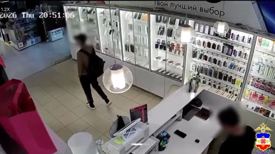 Рецидивиста из Йошкар-Олы подозревают в серии краж сотовых телефонов из магазинов