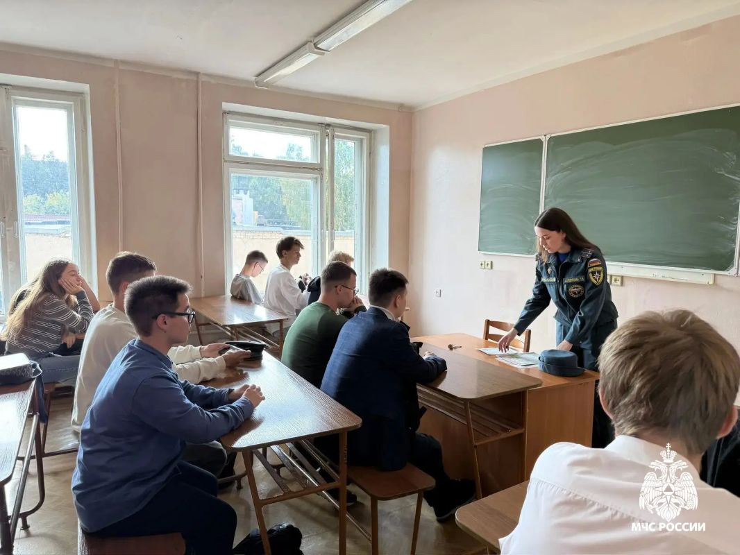 Молодому поколению напомнили правила пожарной безопасности Молодому поколению напомнили правила пожарной безопасности