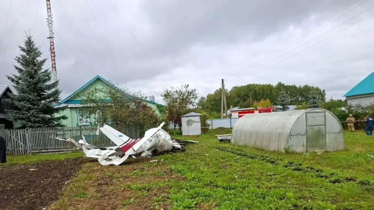 В Татарстане в результате падения самолёта погибли два человека