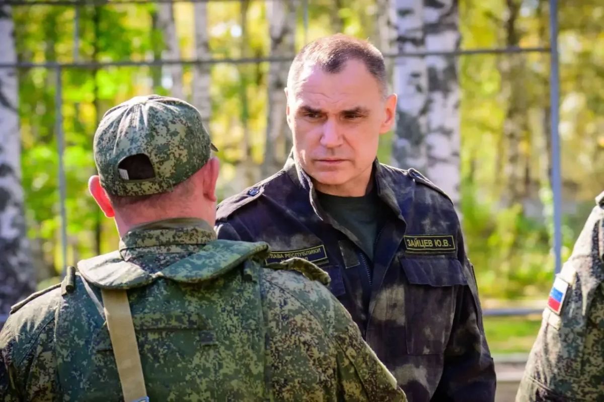 Юрий Зайцев встретился с бойцами мобильных огневых групп боевого армейского резерва страны «БАРС» Юрий Зайцев встретился с бойцами мобильных огневых групп боевого армейского резерва страны «БАРС»