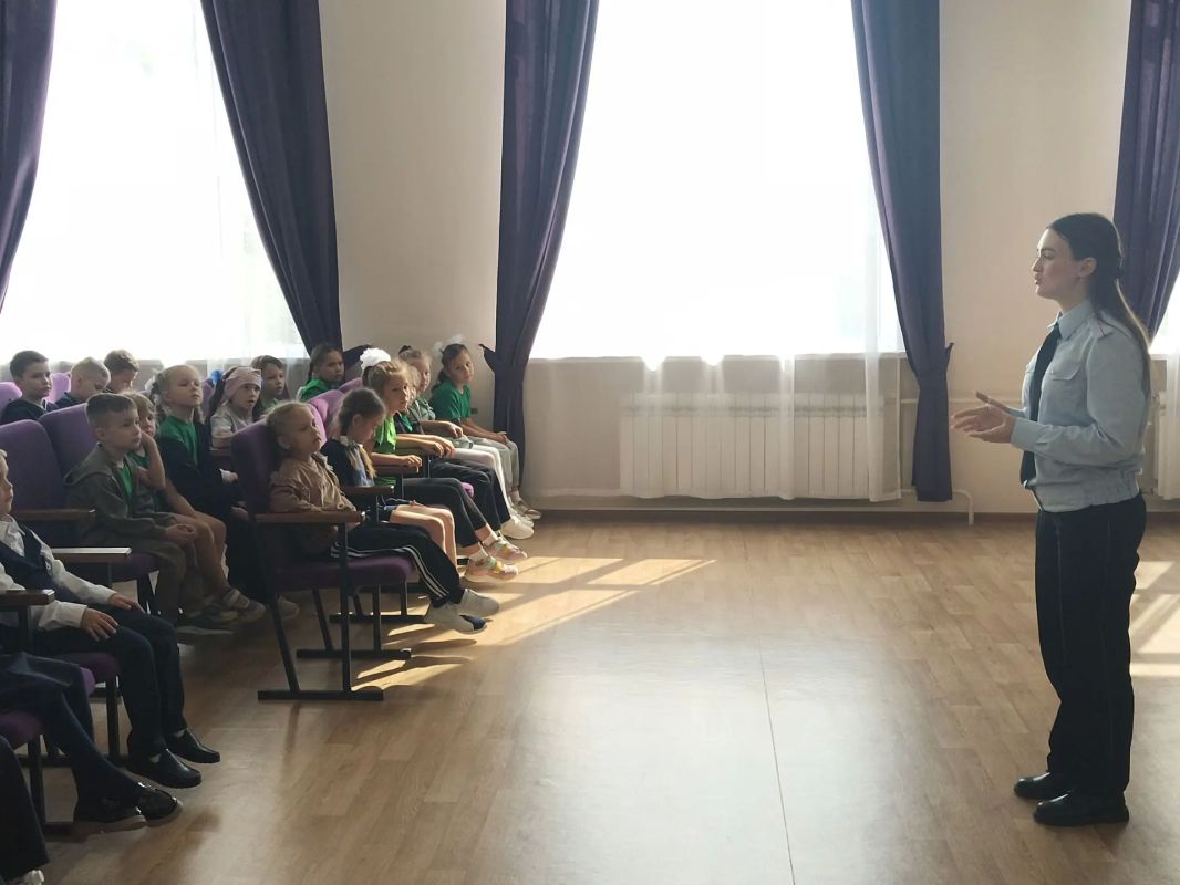 В школах Звениговского района проходят уроки дорожной грамотности В школах Звениговского района проходят уроки дорожной грамотности