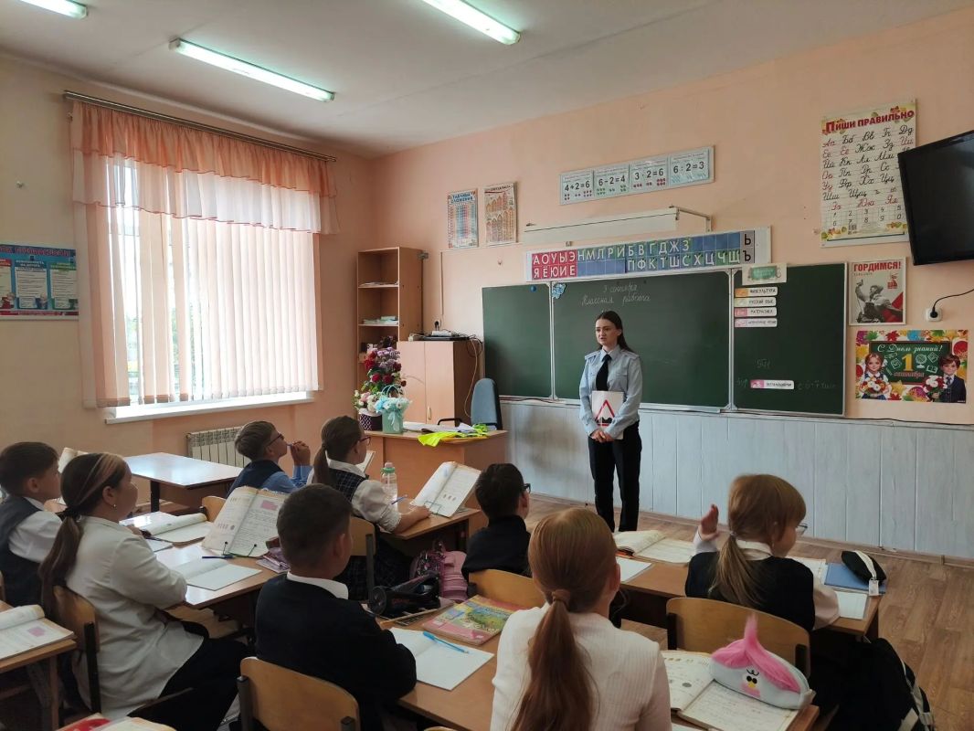 В школах Звениговского района проходят уроки дорожной грамотности В школах Звениговского района проходят уроки дорожной грамотности