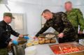 Глава Марий Эл Юрий Зайцев побывал в расположении отряда БАРС, встретился с бойцами и отобедал с ними