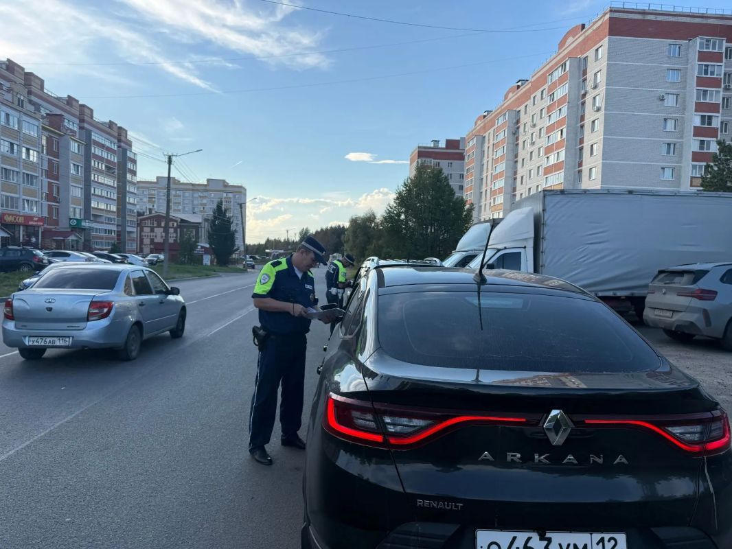 В Волжске автоинспекторы провели акцию «Маленький пассажир – большая ответственность» В Волжске автоинспекторы провели акцию «Маленький пассажир – большая ответственность»