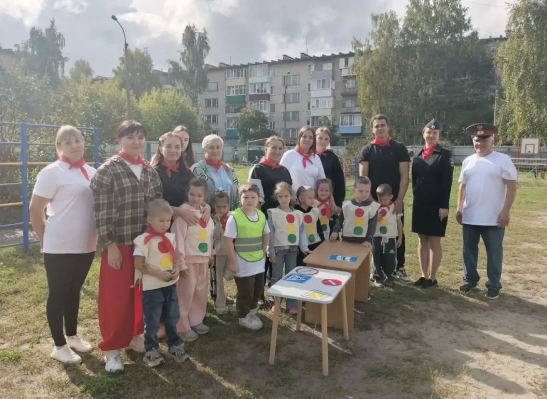 Волжские дошколята и их родители соревновались в эстафете «Знай и соблюдай ПДД!” Волжские дошколята и их родители соревновались в эстафете «Знай и соблюдай ПДД!”