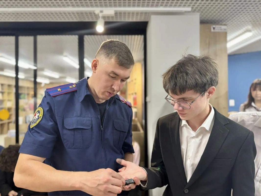 Сотрудники следственного управления СК России по Республике Марий Эл провели учебно-практическое занятие для школьников Сотрудники следственного управления СК России по Республике Марий Эл провели учебно-практическое занятие для школьников
