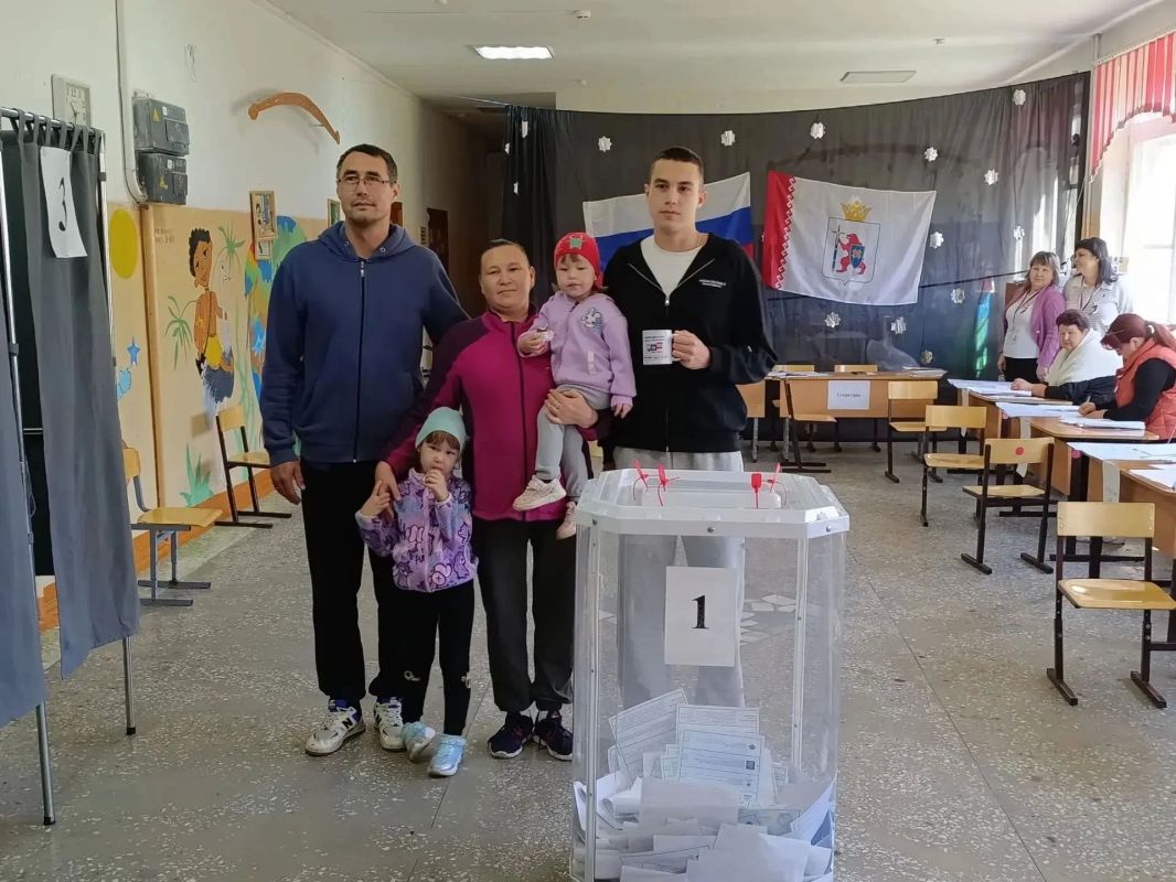 Многодетные семьи Марий Эл голосуют за будущее своих детей Многодетные семьи Марий Эл голосуют за будущее своих детей