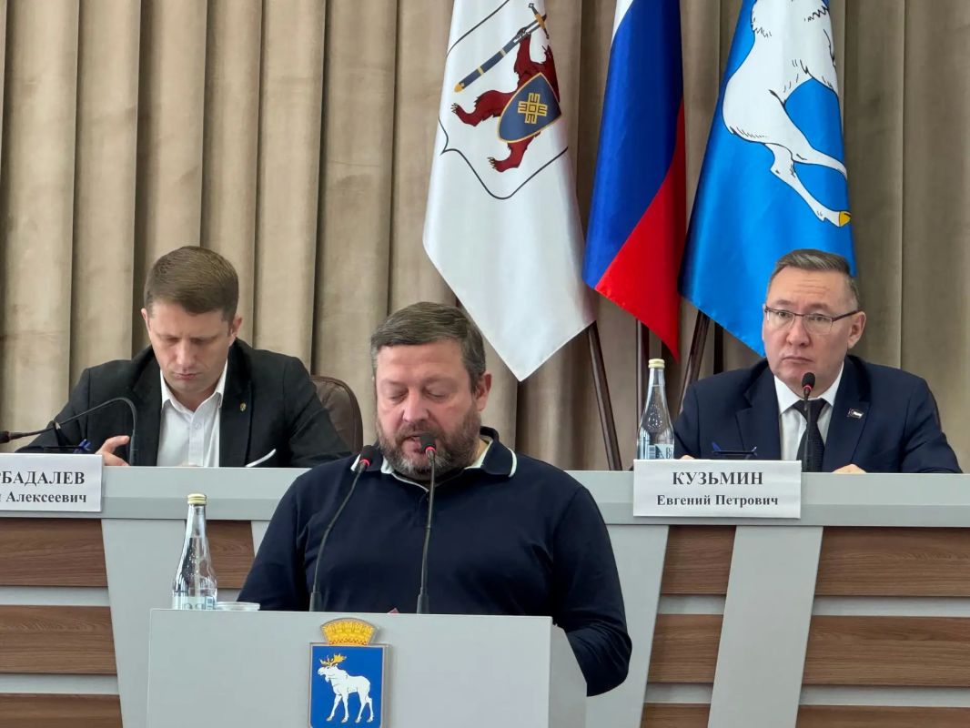 На сессии Собрания депутатов Йошкар-Олы рассмотрели вопросы развития города и сохранения исторической памяти На сессии Собрания депутатов Йошкар-Олы рассмотрели вопросы развития города и сохранения исторической памяти