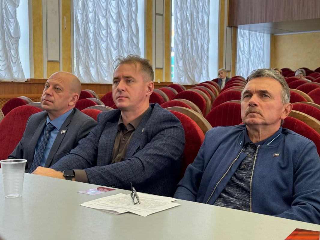 На сессии Собрания депутатов Йошкар-Олы рассмотрели вопросы развития города и сохранения исторической памяти На сессии Собрания депутатов Йошкар-Олы рассмотрели вопросы развития города и сохранения исторической памяти